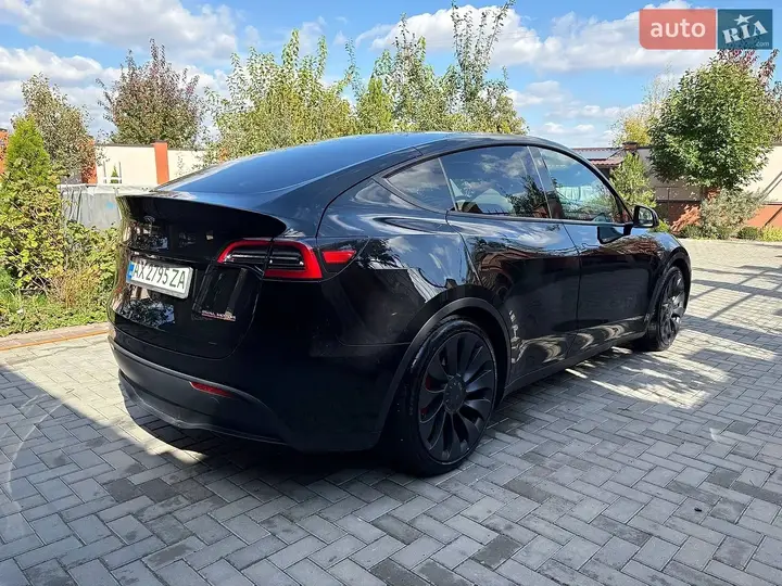 Tesla Model Y 2023 photo 3