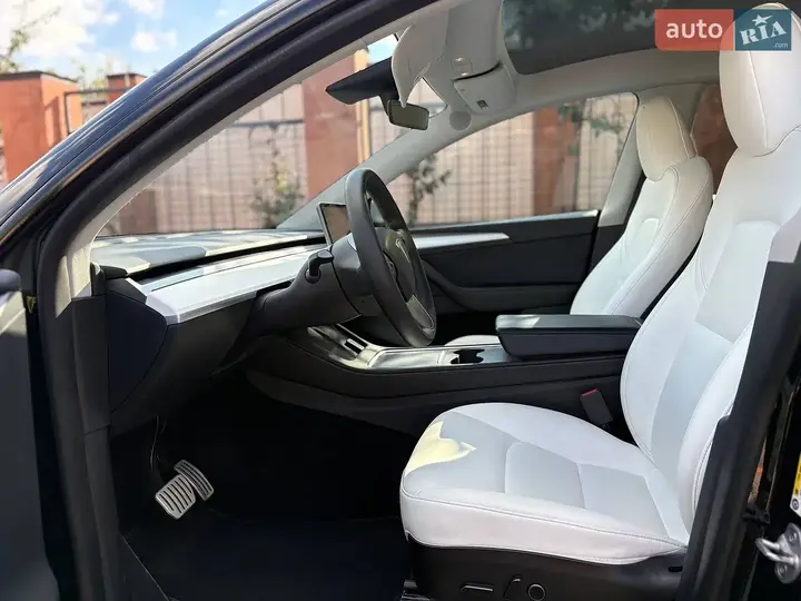 Tesla Model Y 2023 photo 4