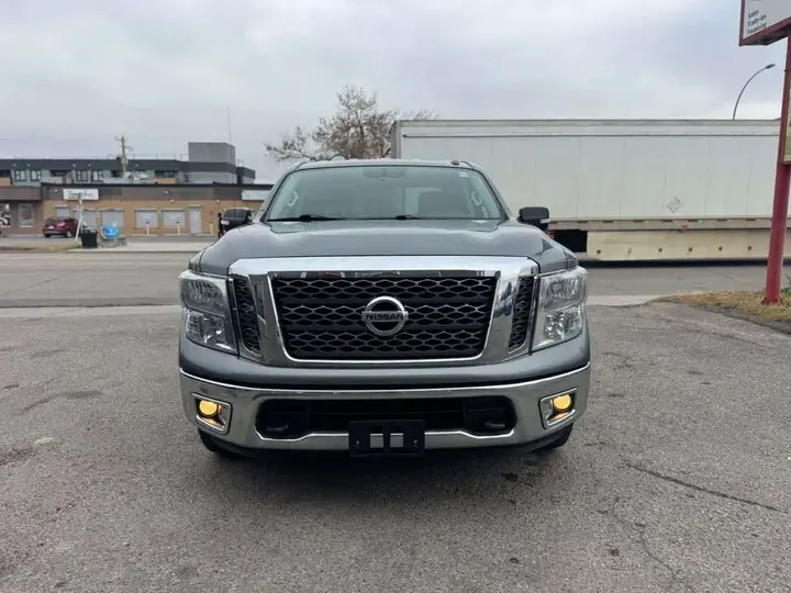 Nissan Titan 2017 photo 2