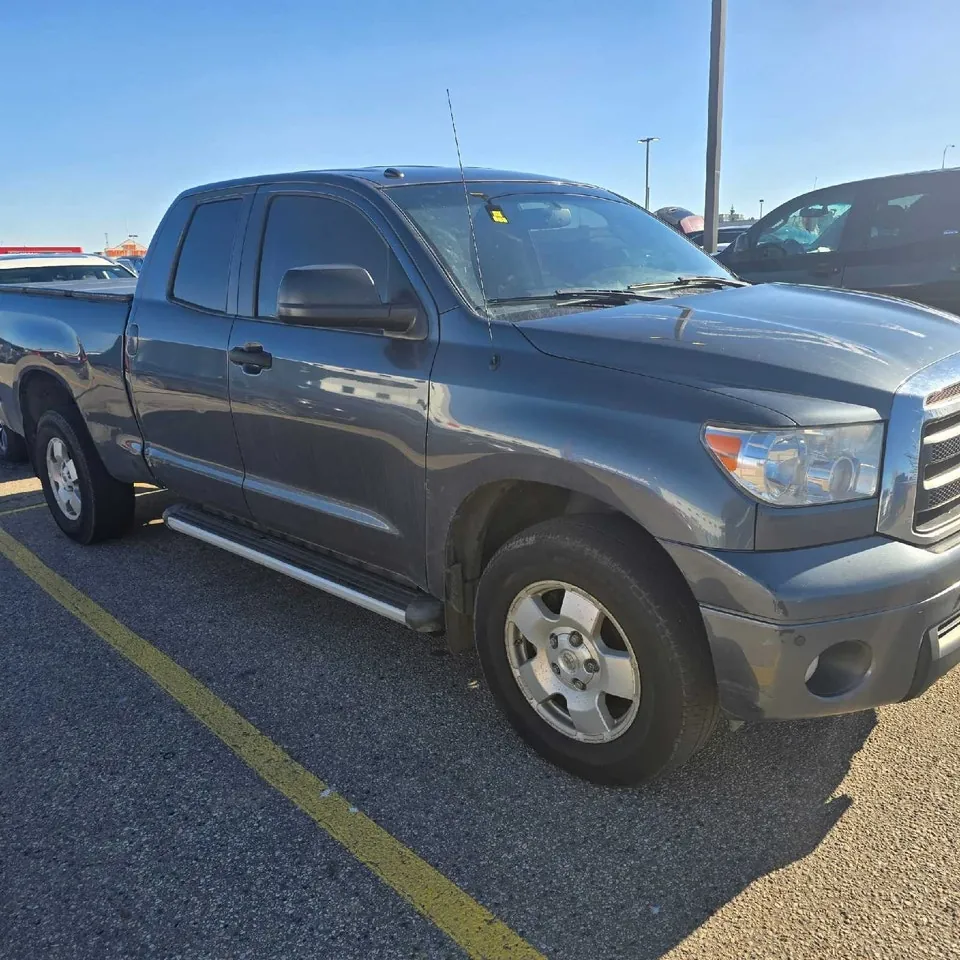 Toyota Tundra 2010 photo 3