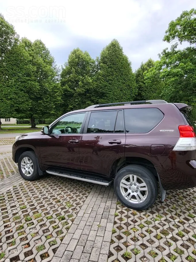 Toyota Land Cruiser 2013 photo 3