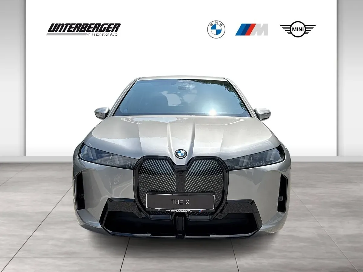 BMW Ix photo 2