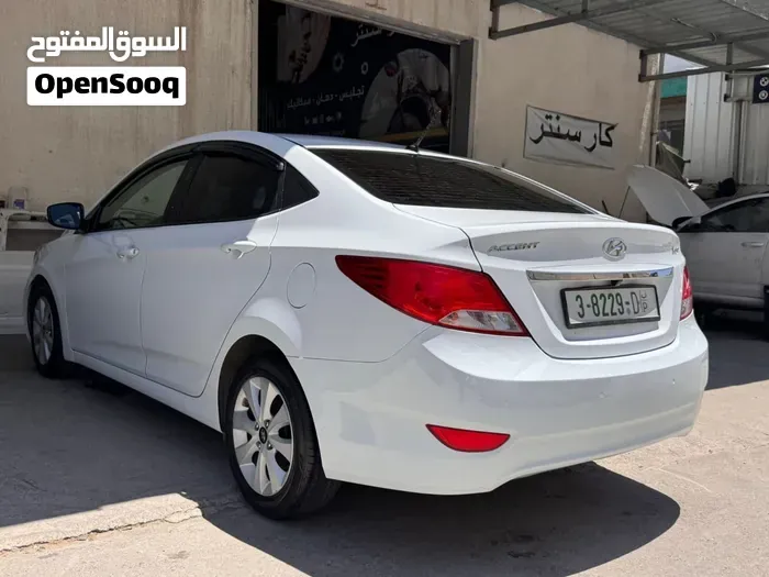 Hyundai Accent 2017 photo 3