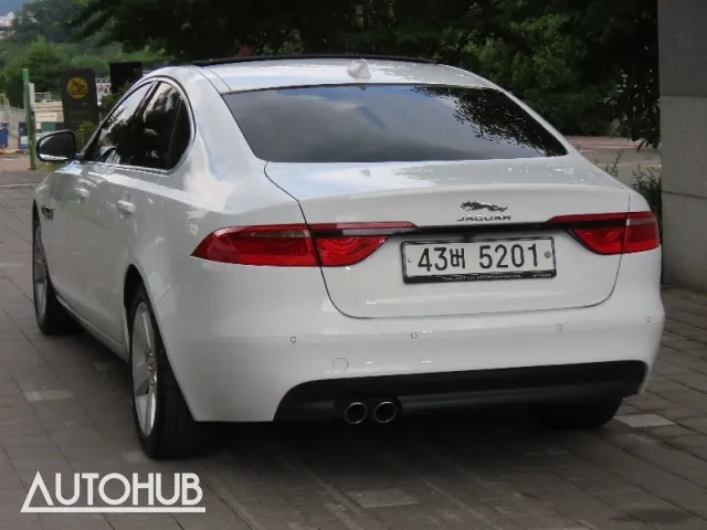 Jaguar Xf 2018 photo 4