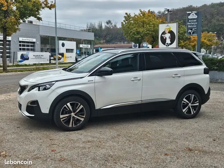 Peugeot 5008 2017 photo 5