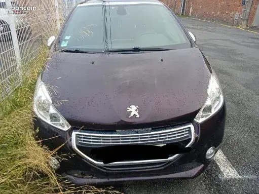 Peugeot 208 2014 photo 3