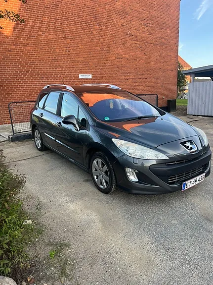 Peugeot 308 2010 photo 2