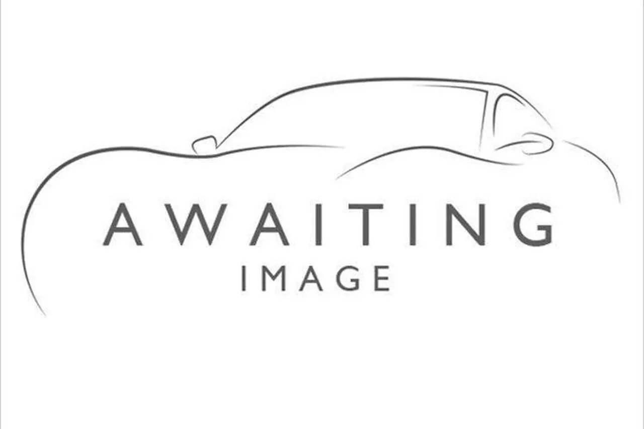 Nissan Note 2013 photo 4