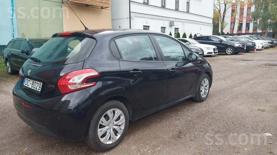 Peugeot 208 2013 photo 5