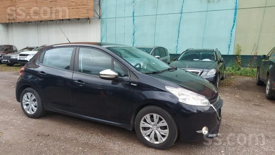 Peugeot 208 2013 photo 4