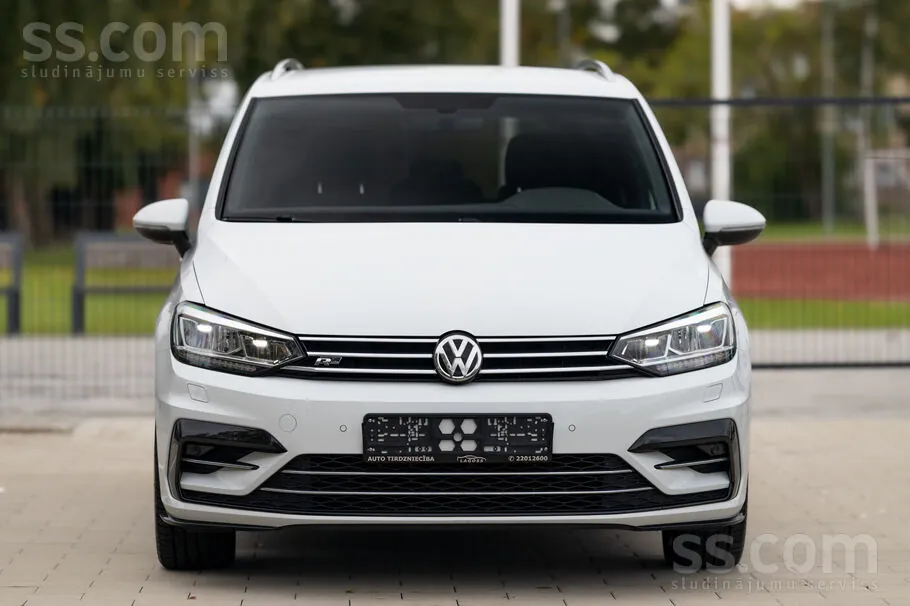 Volkswagen Touran 2016 photo 2