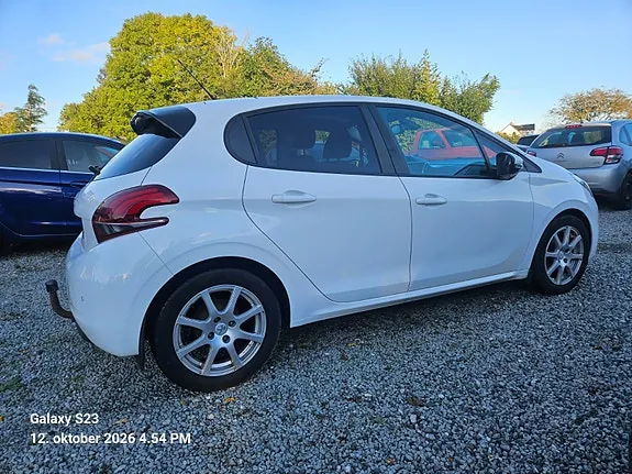 Peugeot 208 2019 photo 4