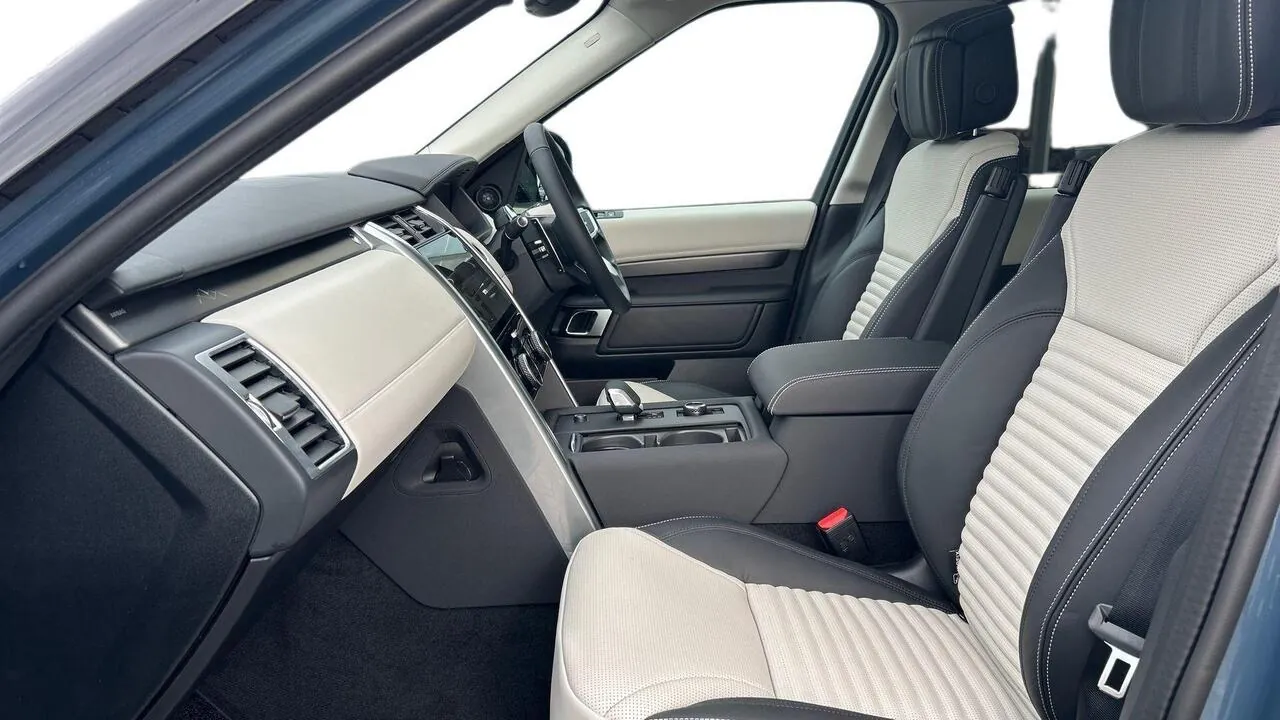 Land Rover Discovery photo 3