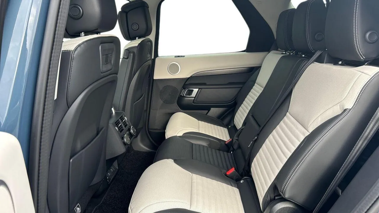 Land Rover Discovery photo 4