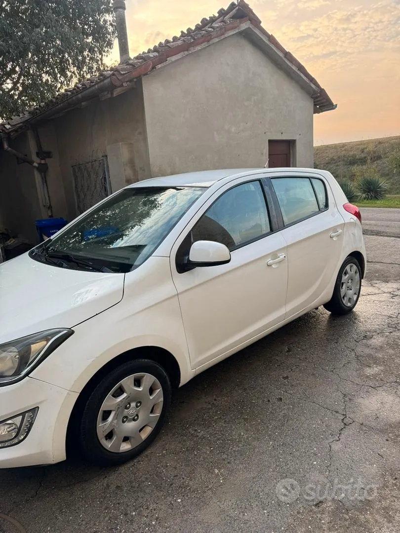 Hyundai I20 2014 photo 2