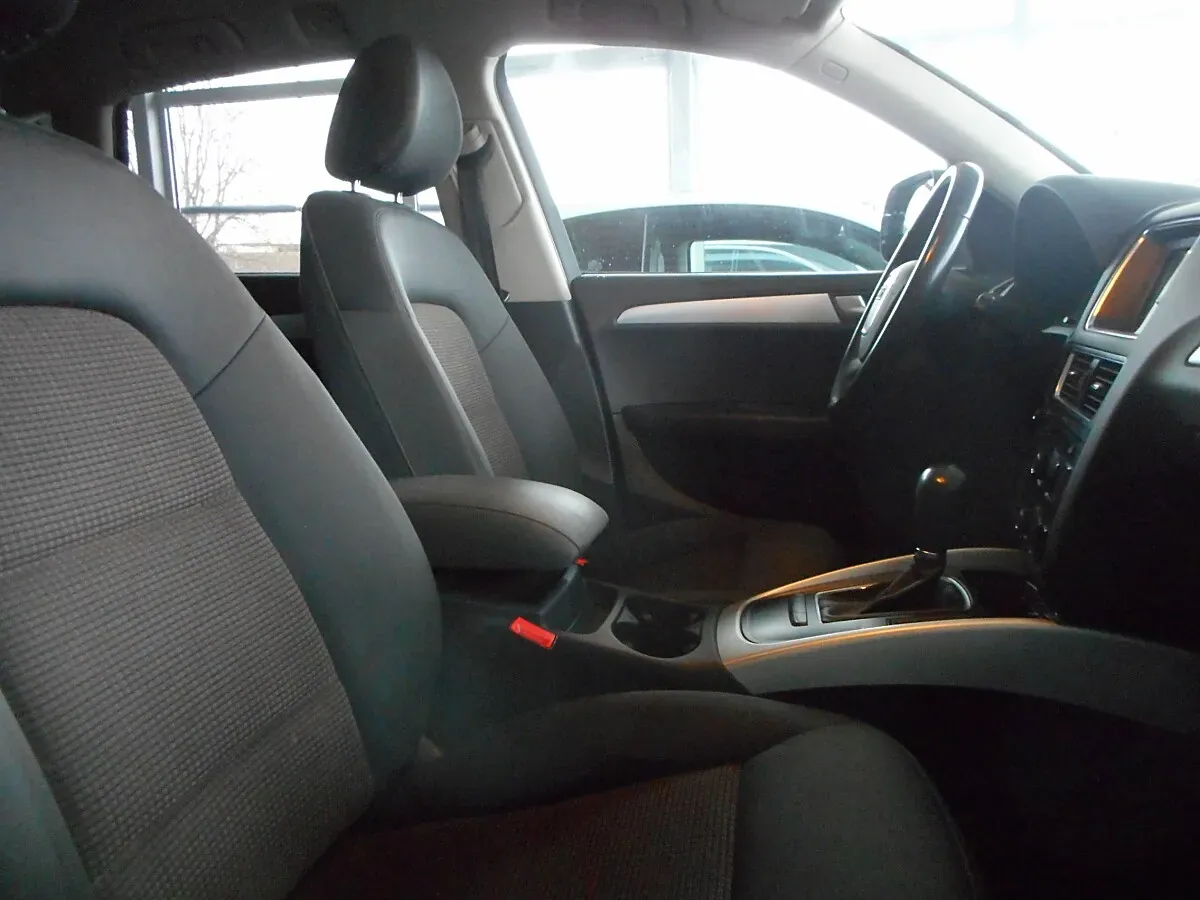 Audi Q5 2009 photo 2