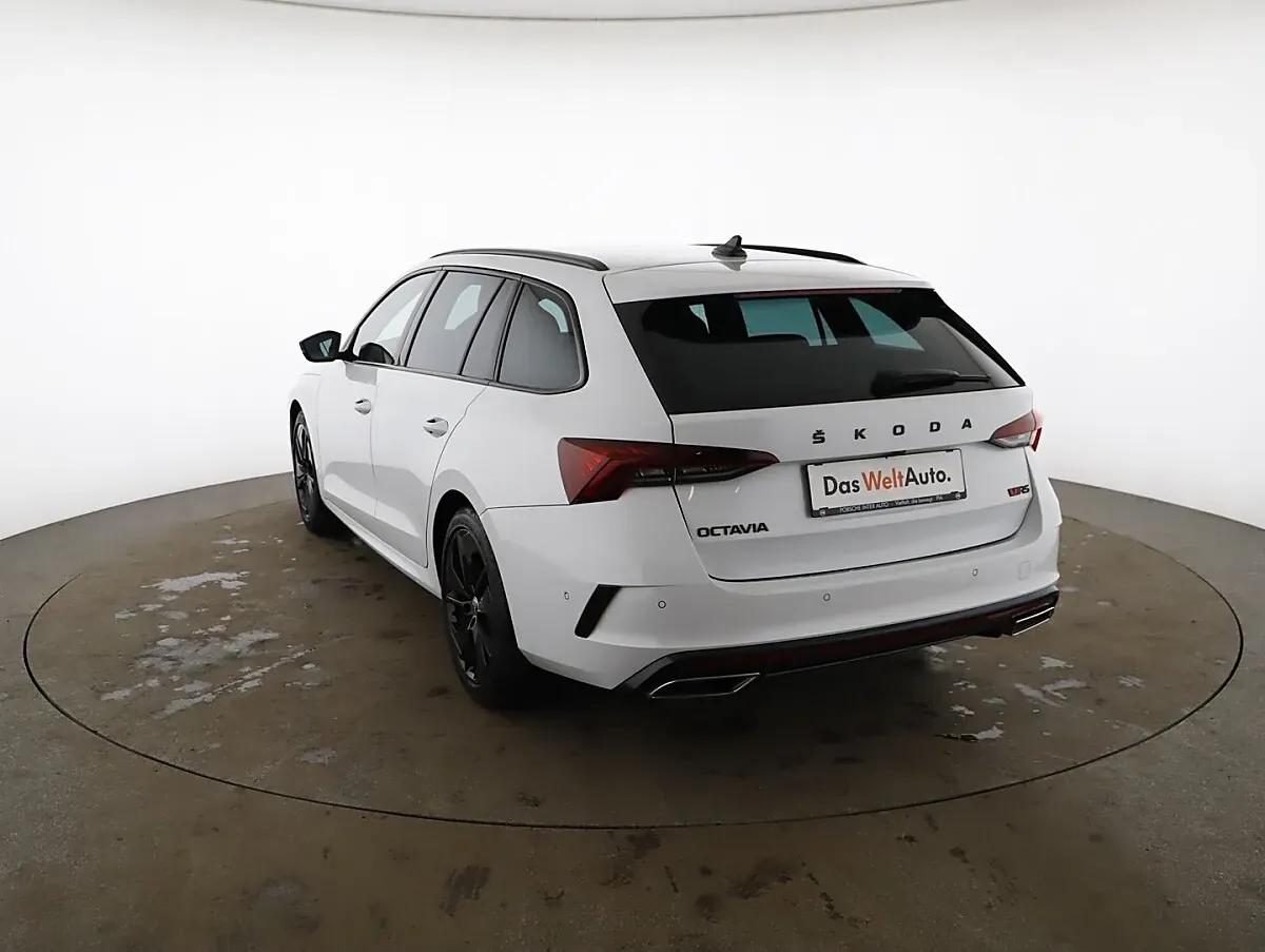 Skoda Octavia 2022 photo 2