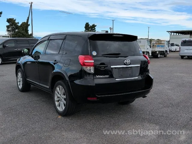 Toyota Vanguard 2013 photo 3