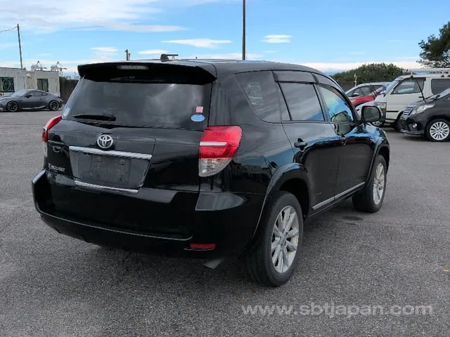 Toyota Vanguard 2013 photo 4