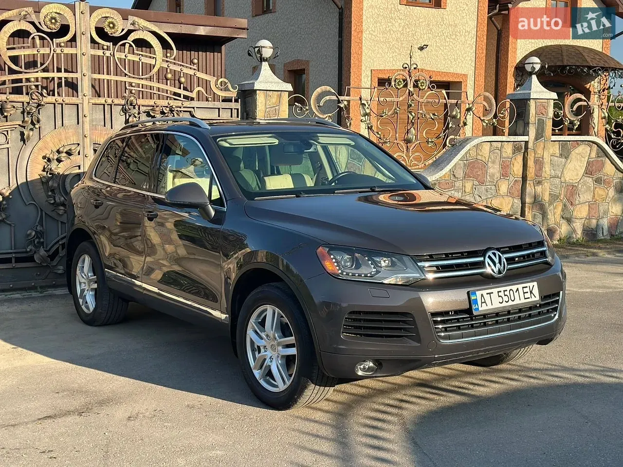 Volkswagen Touareg 2012 photo 3