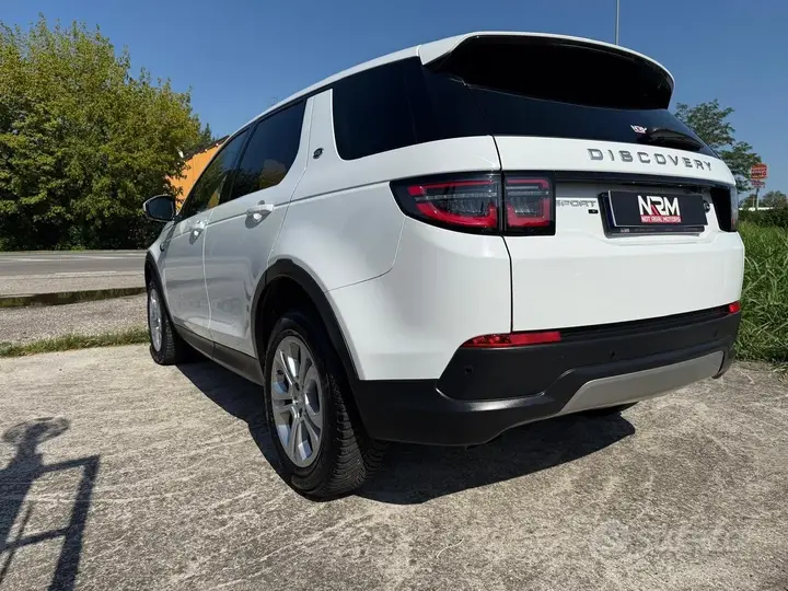 Land Rover Discovery Sport 2020 photo 4