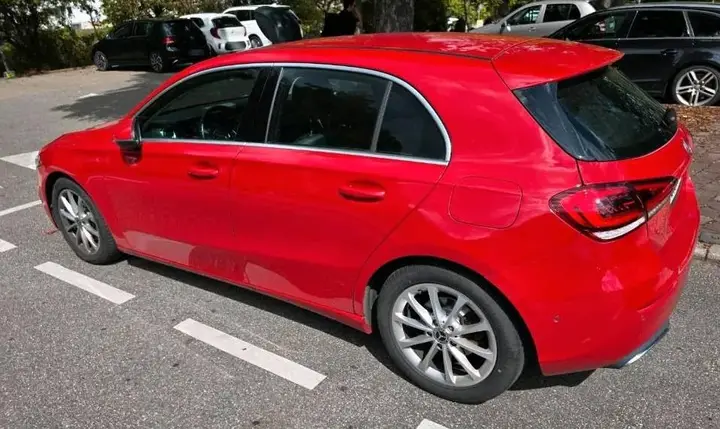 Mercedes-Benz A200D Progressive 8G Dct