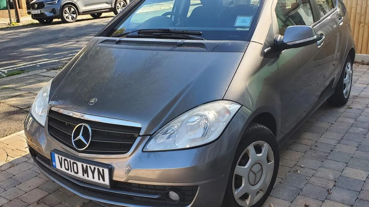 Mercedes-Benz A-Class 2010 photo 2