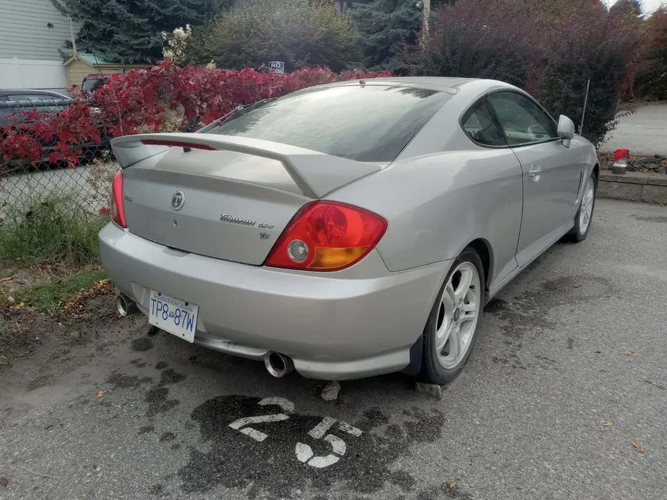 Hyundai Tiburon 2003 photo 2
