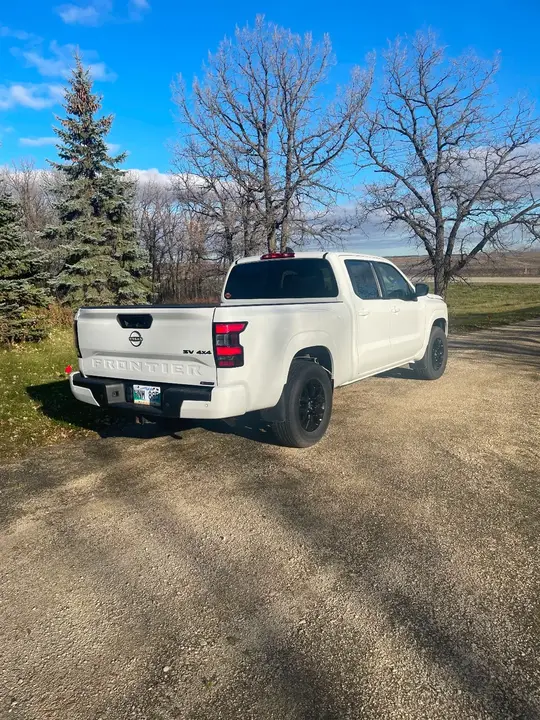 Nissan Frontier 2023 photo 3