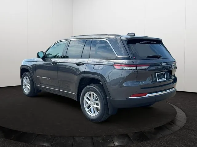 Jeep Grand Cherokee 2026 photo 4
