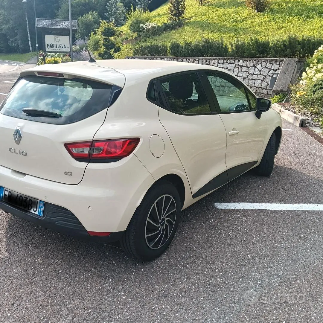 Renault Clio 2015 photo 2