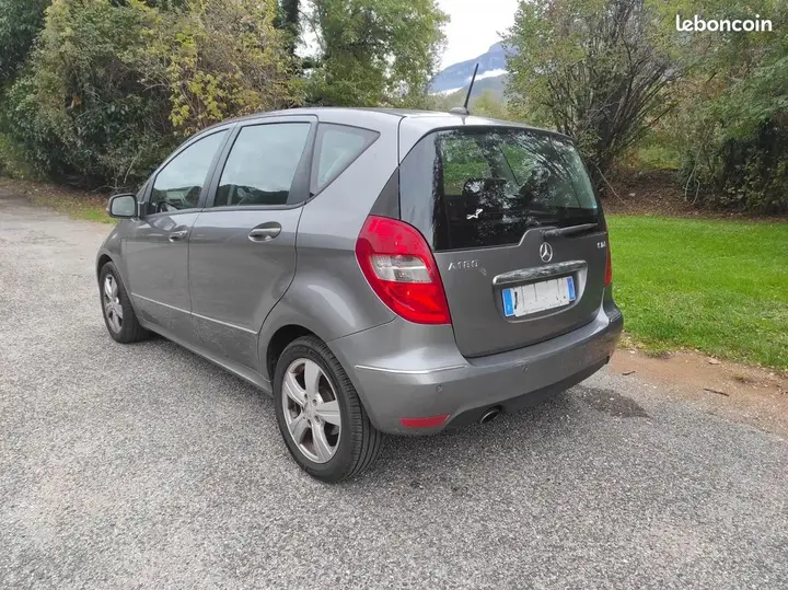 Mercedes-Benz A-Class 2009 photo 2