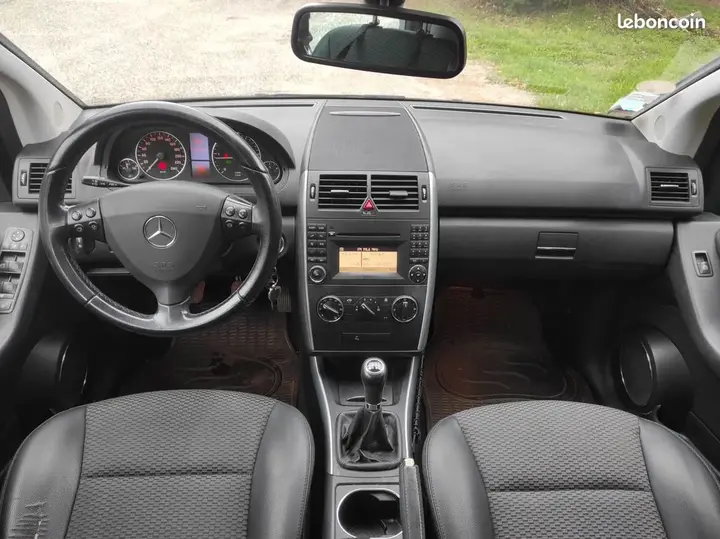 Mercedes-Benz A-Class 2009 photo 3