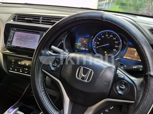 Honda Grace 2014 photo 4