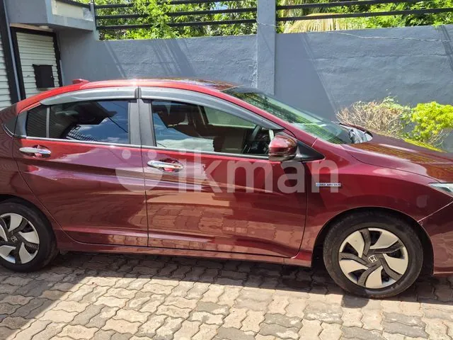Honda Grace 2014 photo 2
