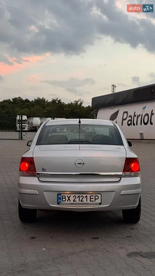 Opel Astra 2009 photo 5
