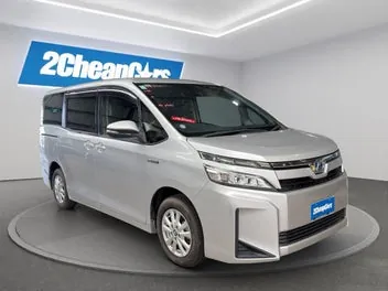 Toyota Voxy 2018 photo 4