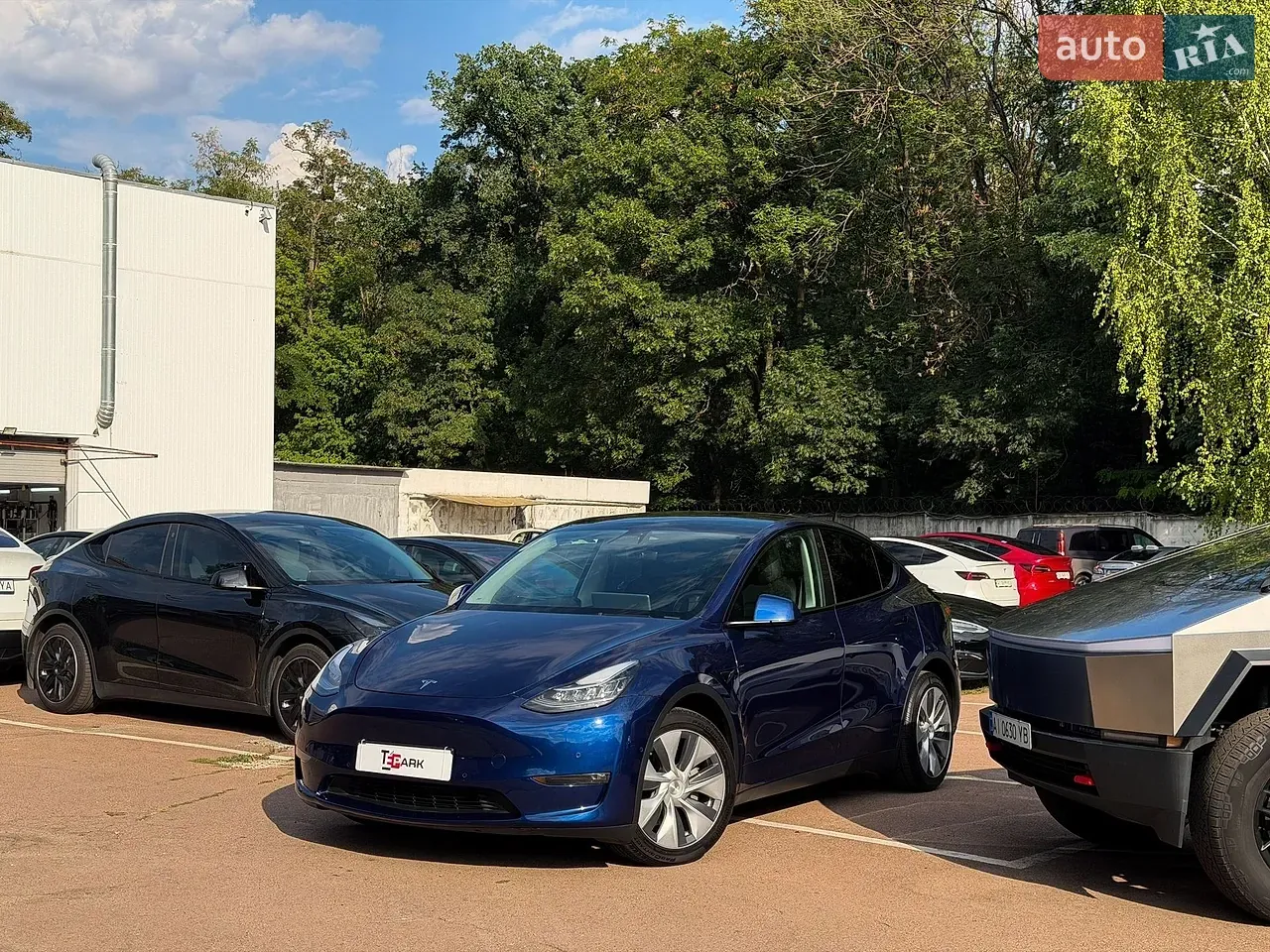 Tesla Model Y 2022 photo 2
