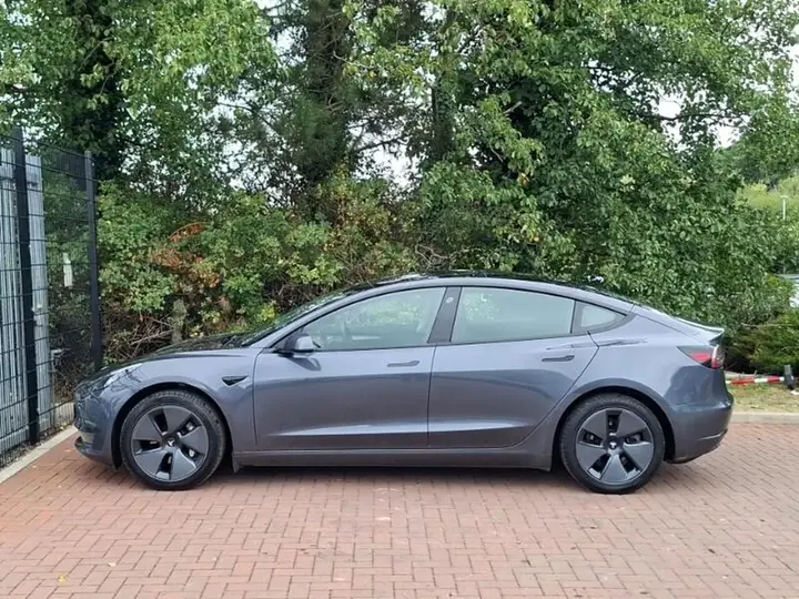 Tesla Model 3 2021 photo 4