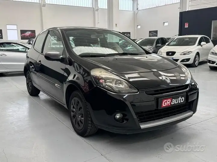 Renault Clio 2010 photo 4