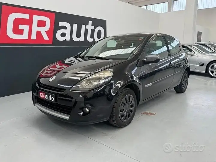Renault Clio 2010 photo 2