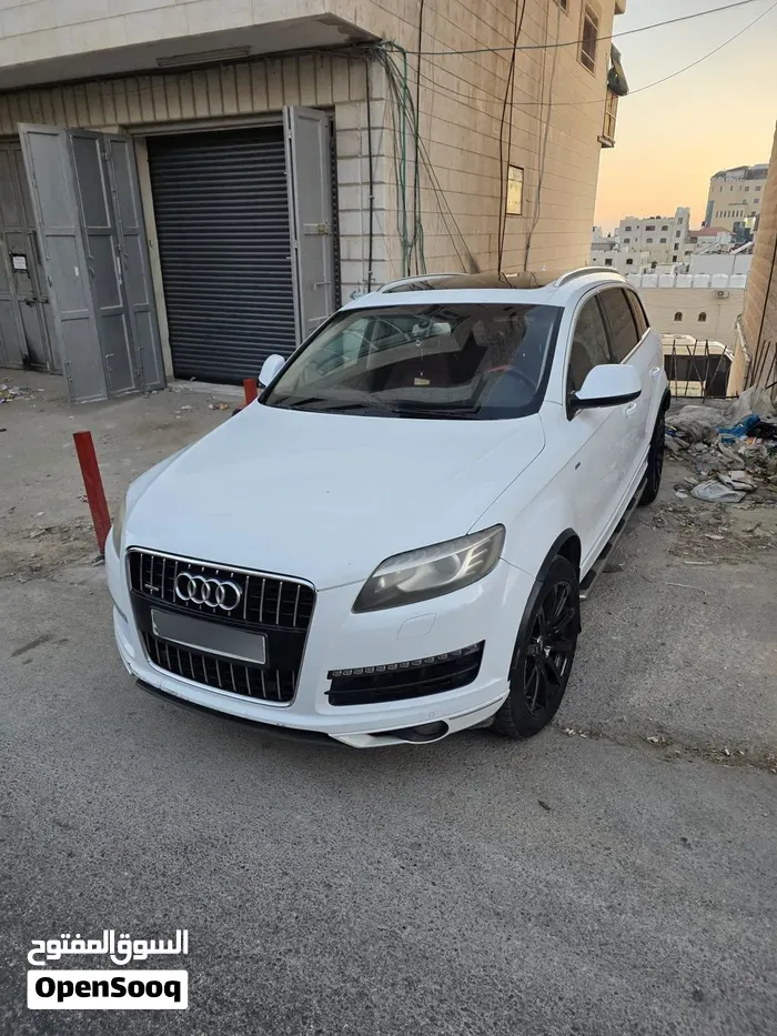 Audi Q7 2012 photo 2