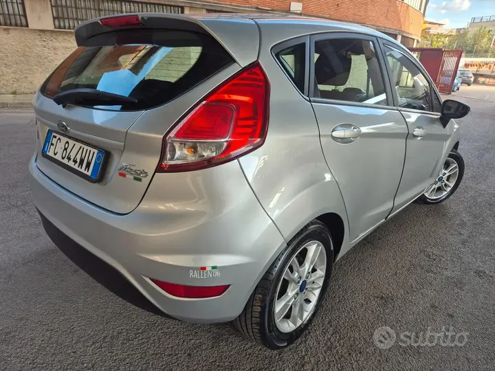 Ford Fiesta 2017 photo 2