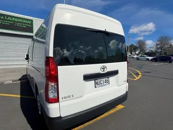 Toyota Hiace 2021 photo 2
