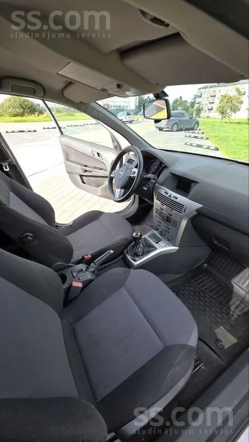 Opel Astra Caravan 2013 photo 5