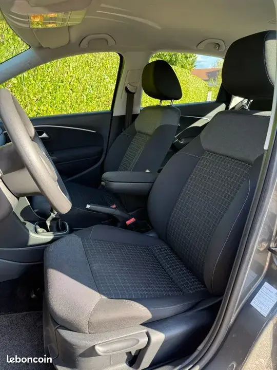 Volkswagen Polo 2015 photo 4