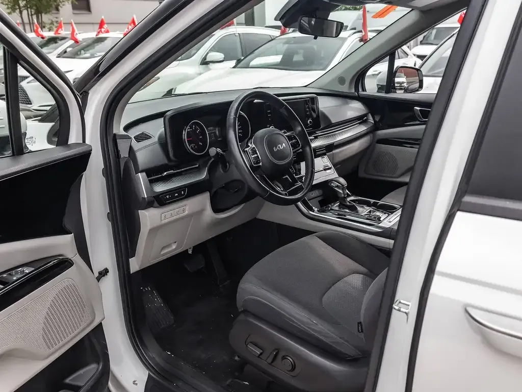 Kia Carnival 2022 photo 5