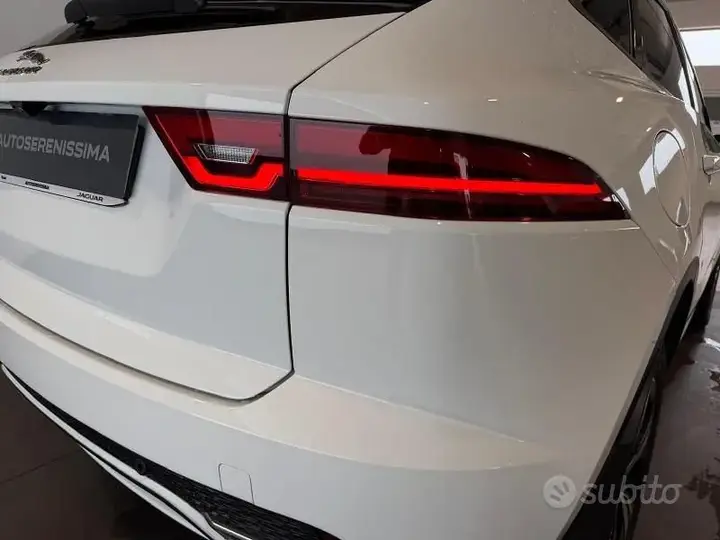 Jaguar E-Pace 2022 photo 3