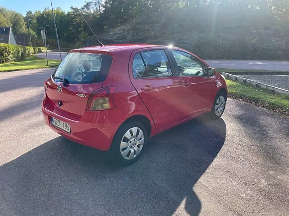Toyota Yaris 2007 photo 2