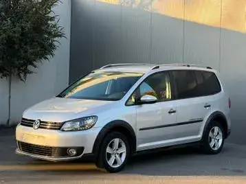 Volkswagen Touran 2012 photo 3